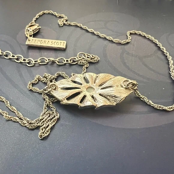 Vintage Kendra Scott Necklace - Picture 4 of 4